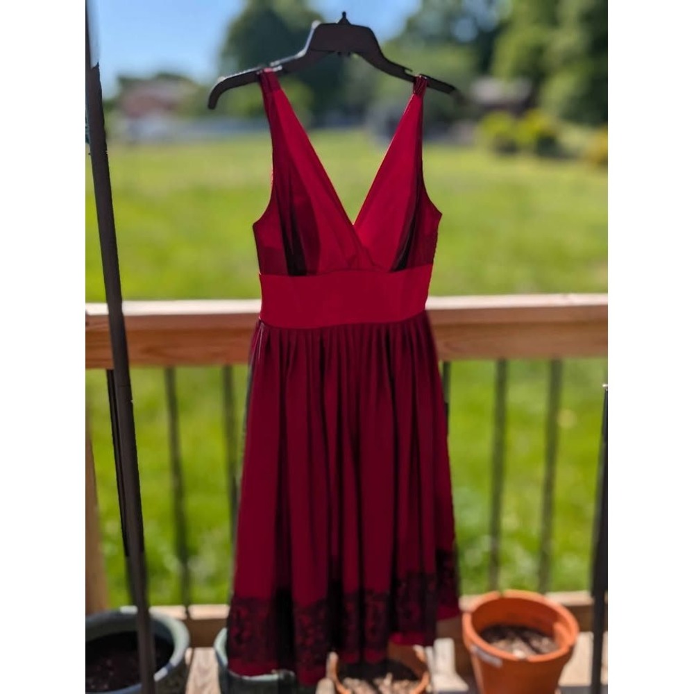 Morgan & Co Red Black‎ Mesh Lace Overlay Formal Dress Size 3/4